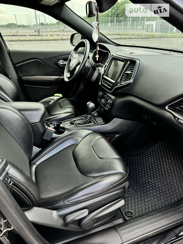 Внедорожник / Кроссовер Jeep Cherokee 2018 в Львове