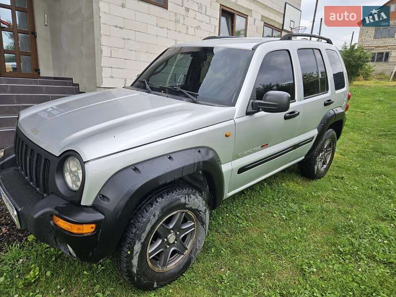 Внедорожник / Кроссовер Jeep Cherokee 2003 в Сваляве