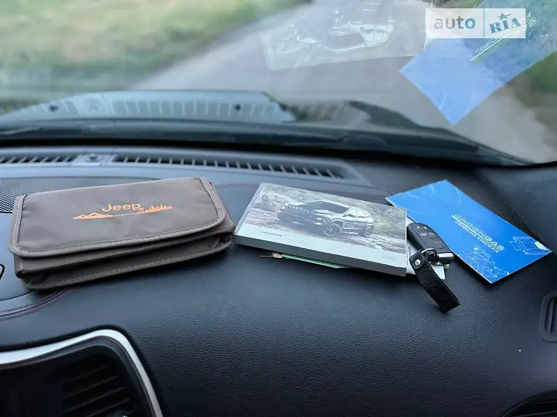 Позашляховик / Кросовер Jeep Cherokee 2017 в Переяславі документ