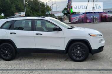 Позашляховик / Кросовер Jeep Cherokee 2015 в Івано-Франківську