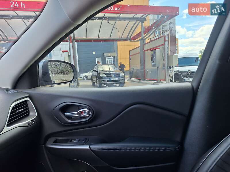 Внедорожник / Кроссовер Jeep Cherokee 2018 в Львове фото 13 Внедорожник / Кроссовер Jeep Cherokee 2018 в Львове