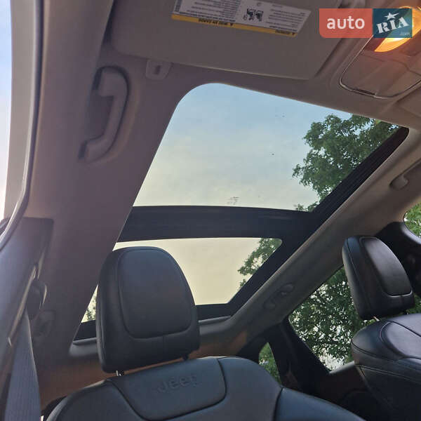 Внедорожник / Кроссовер Jeep Cherokee 2017 в Остроге