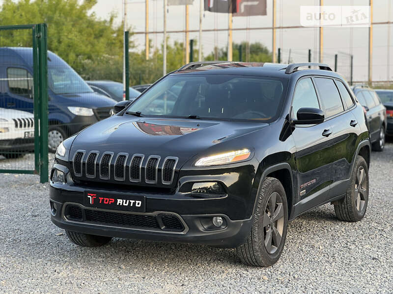 Позашляховик / Кросовер Jeep Cherokee 2016 в Львові