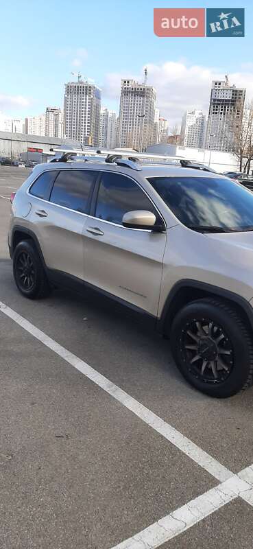 Позашляховик / Кросовер Jeep Cherokee 2015 в Києві