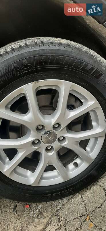 Позашляховик / Кросовер Jeep Cherokee 2015 в Києві