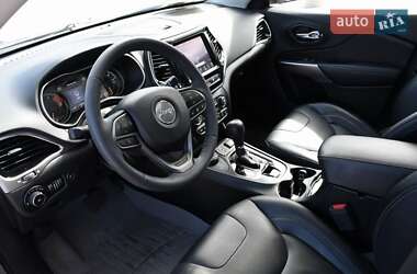 Внедорожник / Кроссовер Jeep Cherokee 2018 в 