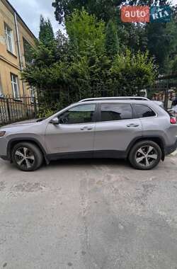 Внедорожник / Кроссовер Jeep Cherokee 2018 в 