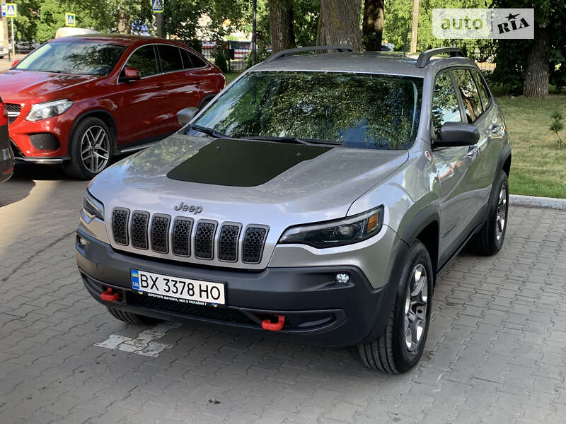 Внедорожник / Кроссовер Jeep Cherokee 2018 в Хмельницком