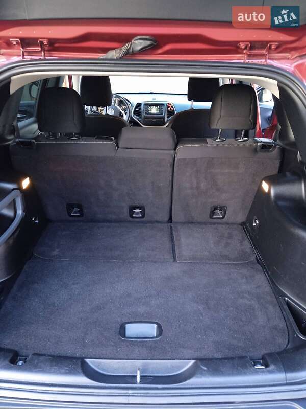 Позашляховик / Кросовер Jeep Cherokee 2015 в Чернівцях