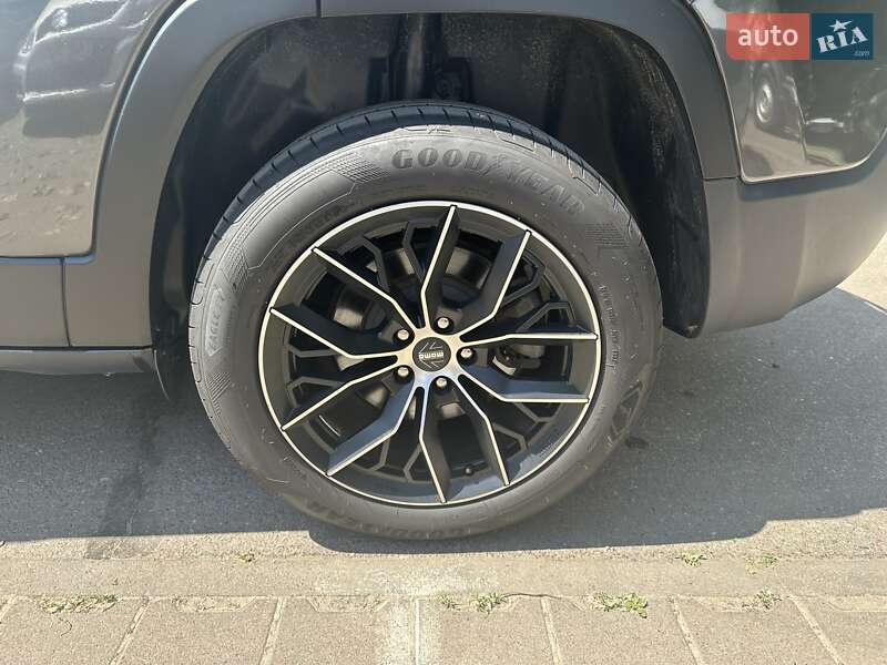 Внедорожник / Кроссовер Jeep Cherokee 2019 в Киеве фото 19 Внедорожник / Кроссовер Jeep Cherokee 2019 в Киеве