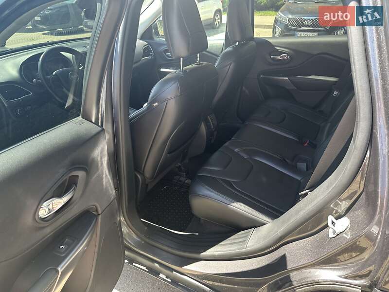 Внедорожник / Кроссовер Jeep Cherokee 2019 в Киеве фото 17 Внедорожник / Кроссовер Jeep Cherokee 2019 в Киеве