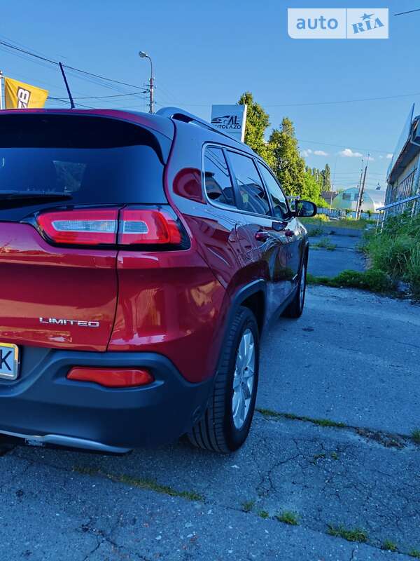 Внедорожник / Кроссовер Jeep Cherokee 2015 в Чернигове