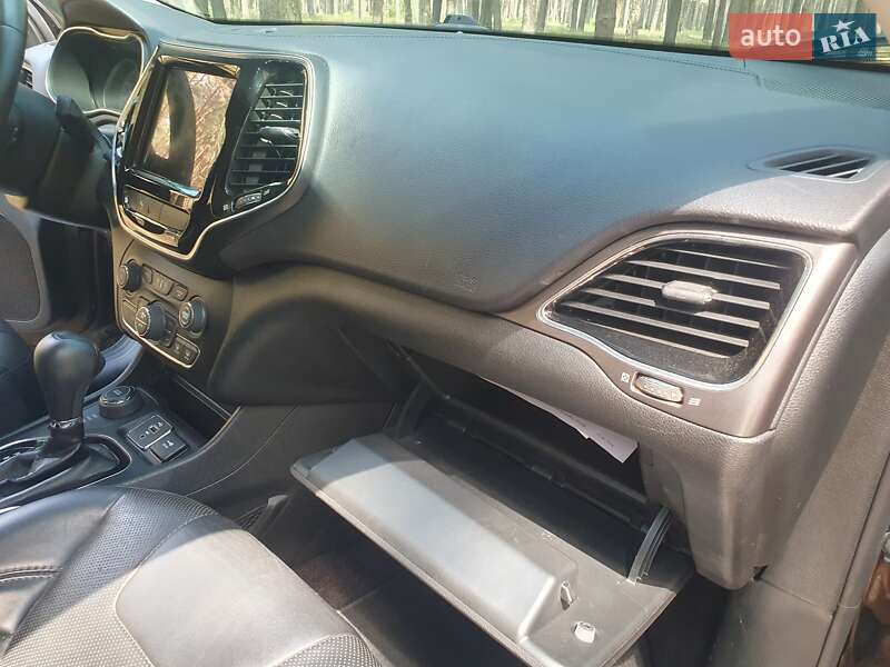 Позашляховик / Кросовер Jeep Cherokee 2018 в Сумах фото 12 Позашляховик / Кросовер Jeep Cherokee 2018 в Сумах