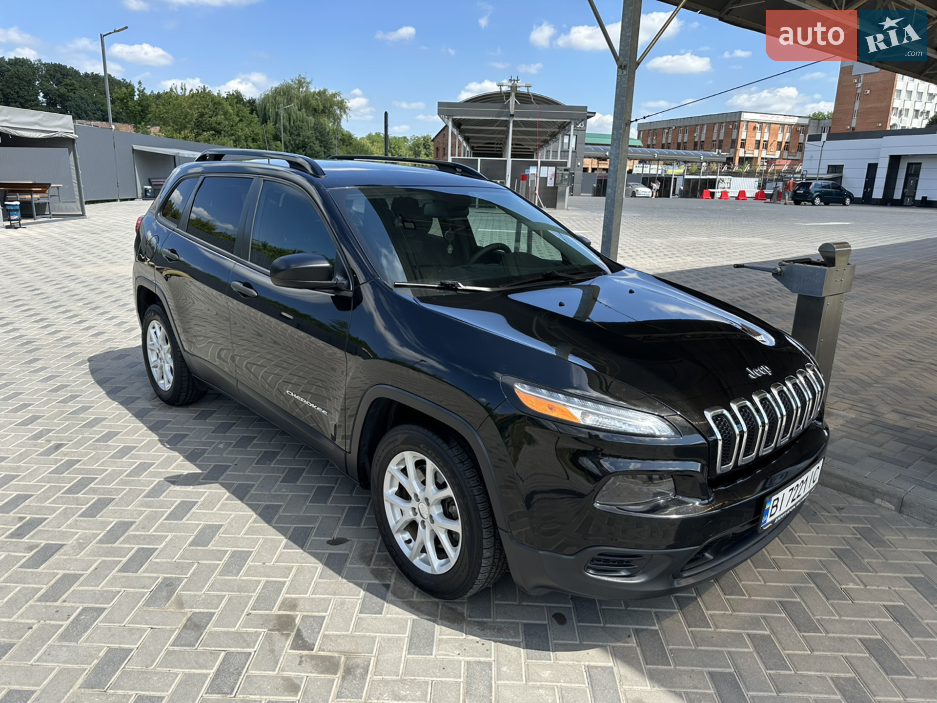 2017 Jeep Cherokee - мініатюра 3