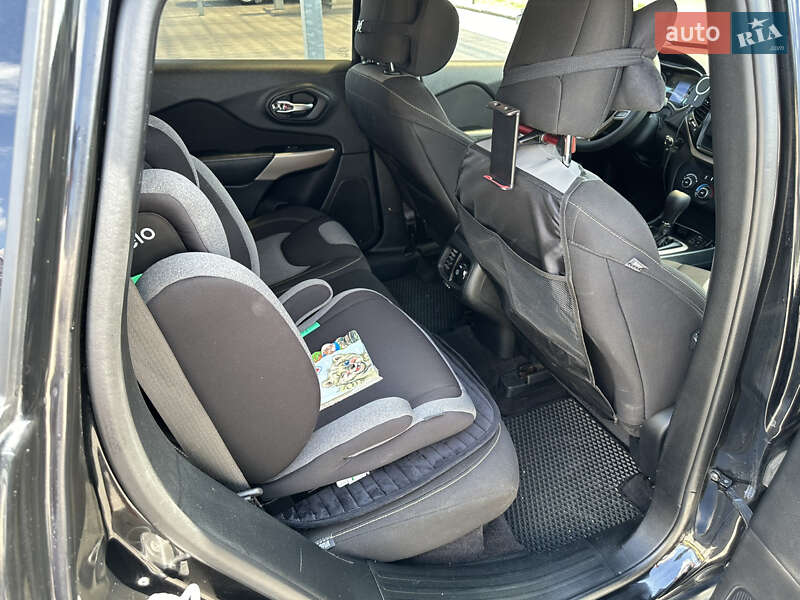 Внедорожник / Кроссовер Jeep Cherokee 2017 в Полтаве