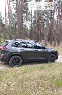 Позашляховик / Кросовер Jeep Cherokee 2016 в Сумах