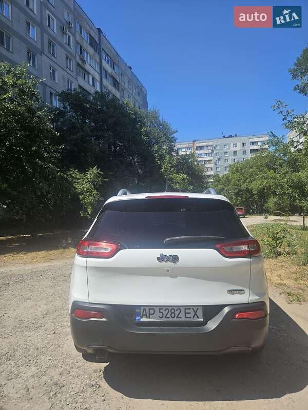 Внедорожник / Кроссовер Jeep Cherokee 2014 в Запорожье