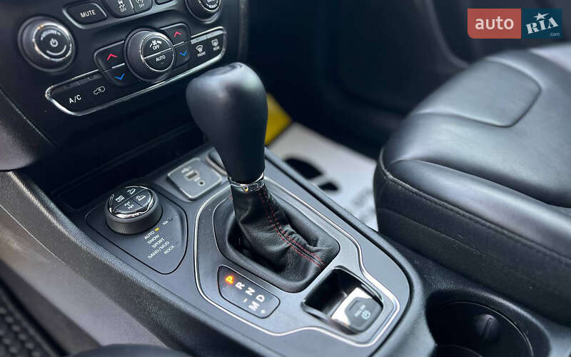 Внедорожник / Кроссовер Jeep Cherokee 2018 в Ивано-Франковске