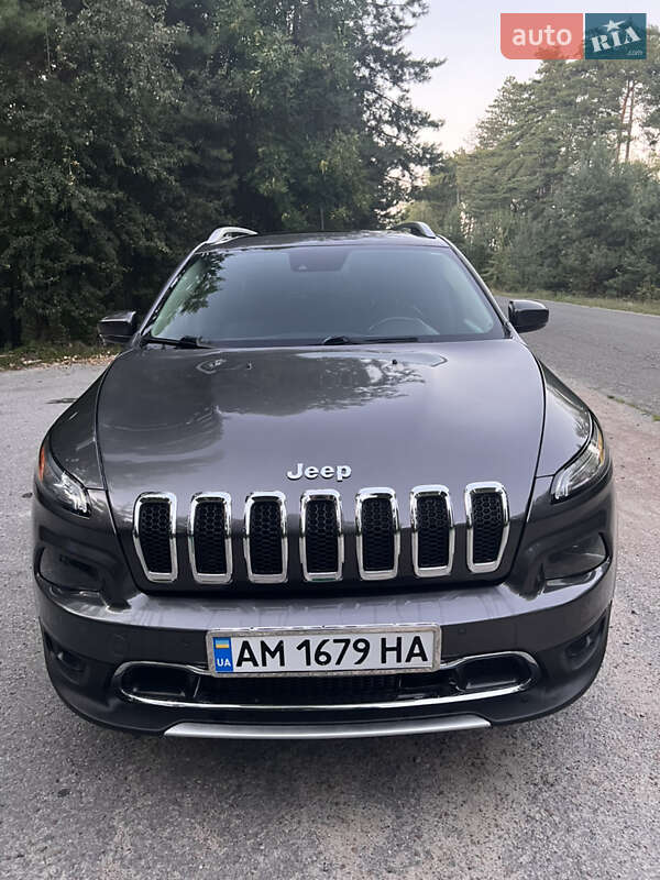 Внедорожник / Кроссовер Jeep Cherokee 2017 в Брусилове