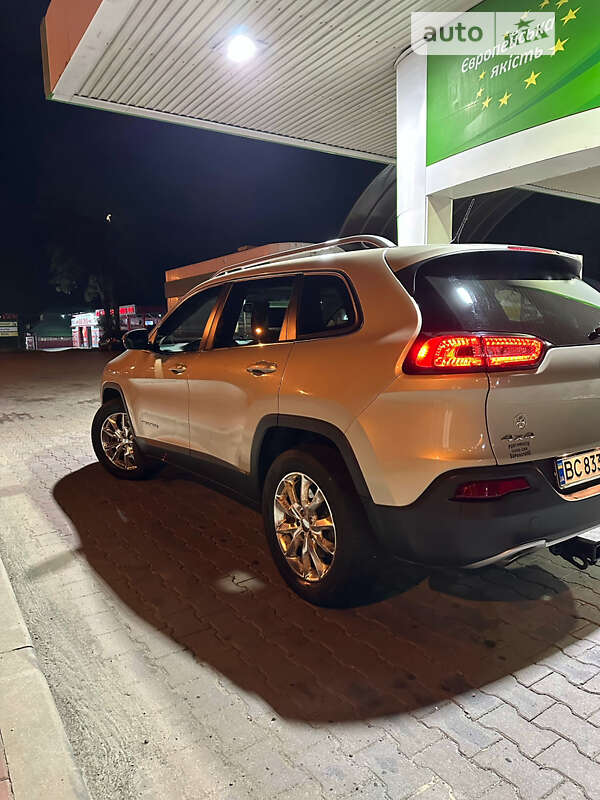 Позашляховик / Кросовер Jeep Cherokee 2015 в Львові