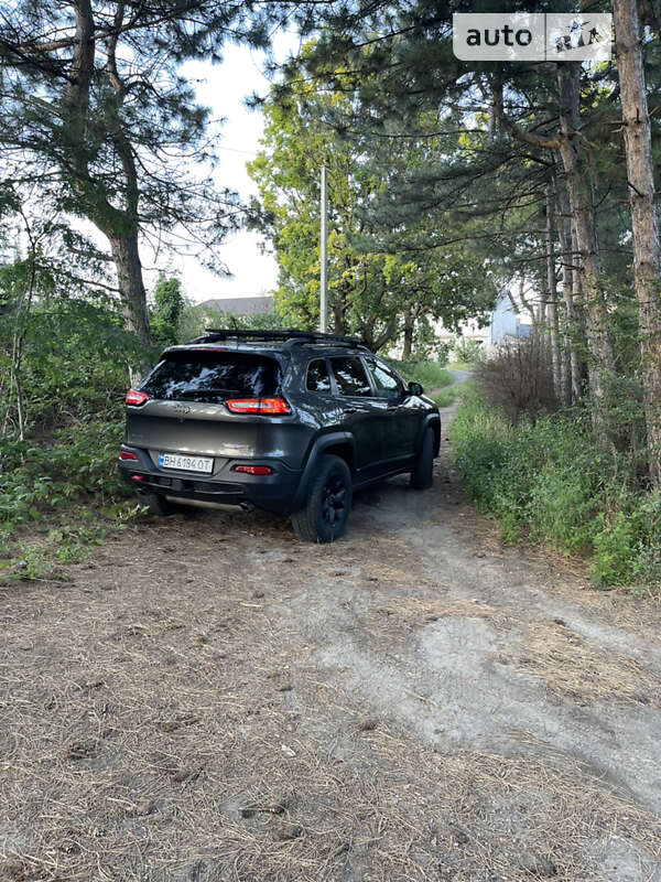 Позашляховик / Кросовер Jeep Cherokee 2013 в Одесі