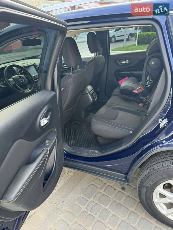 Внедорожник / Кроссовер Jeep Cherokee 2015 в Львове фото 12 Внедорожник / Кроссовер Jeep Cherokee 2015 в Львове