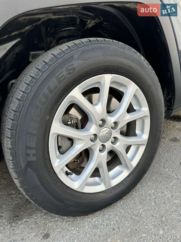 Внедорожник / Кроссовер Jeep Cherokee 2015 в Львове фото 26 Внедорожник / Кроссовер Jeep Cherokee 2015 в Львове