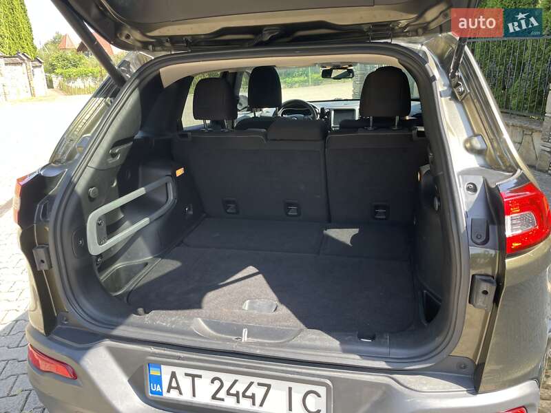 Позашляховик / Кросовер Jeep Cherokee 2014 в Надвірній