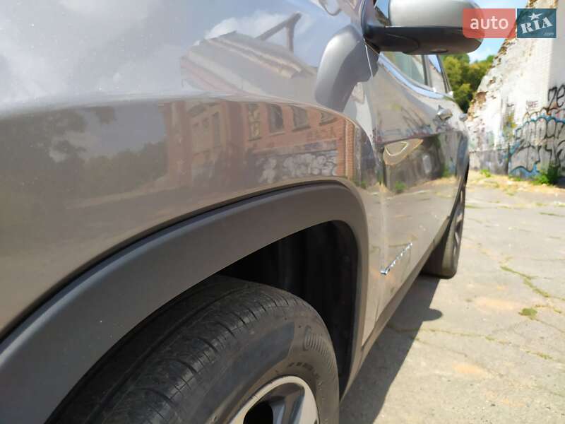 Позашляховик / Кросовер Jeep Cherokee 2019 в Полтаві фото 43 Позашляховик / Кросовер Jeep Cherokee 2019 в Полтаві