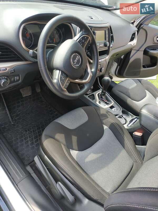 Позашляховик / Кросовер Jeep Cherokee 2016 в Львові