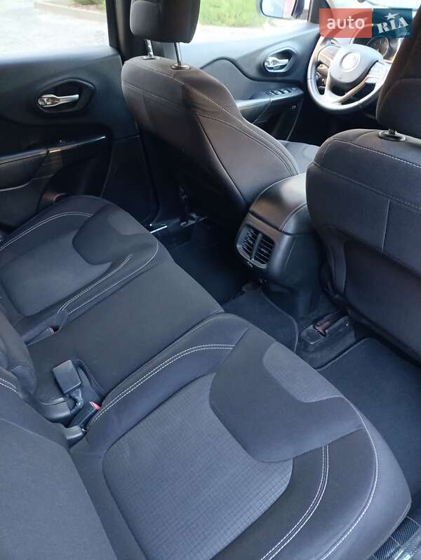 Внедорожник / Кроссовер Jeep Cherokee 2015 в Киеве фото 17 Внедорожник / Кроссовер Jeep Cherokee 2015 в Киеве