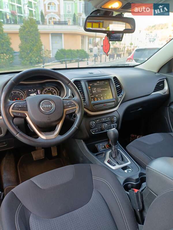 Внедорожник / Кроссовер Jeep Cherokee 2015 в Киеве фото 11 Внедорожник / Кроссовер Jeep Cherokee 2015 в Киеве