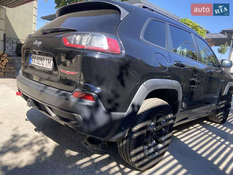 Позашляховик / Кросовер Jeep Cherokee 2018 в Краснограді