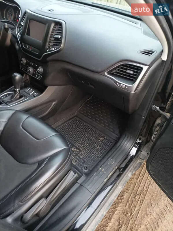 Позашляховик / Кросовер Jeep Cherokee 2018 в Львові