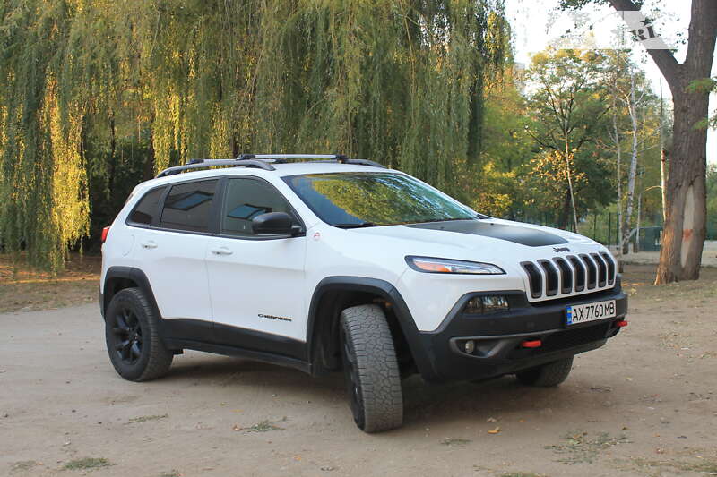 Внедорожник / Кроссовер Jeep Cherokee 2016 в Харькове