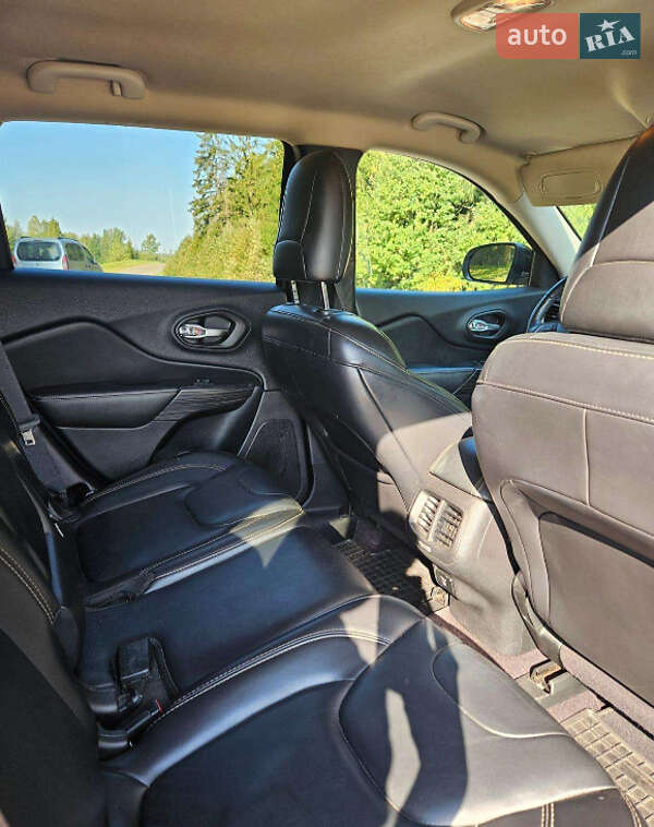 Позашляховик / Кросовер Jeep Cherokee 2014 в Тернополі