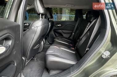 Внедорожник / Кроссовер Jeep Cherokee 2018 в 