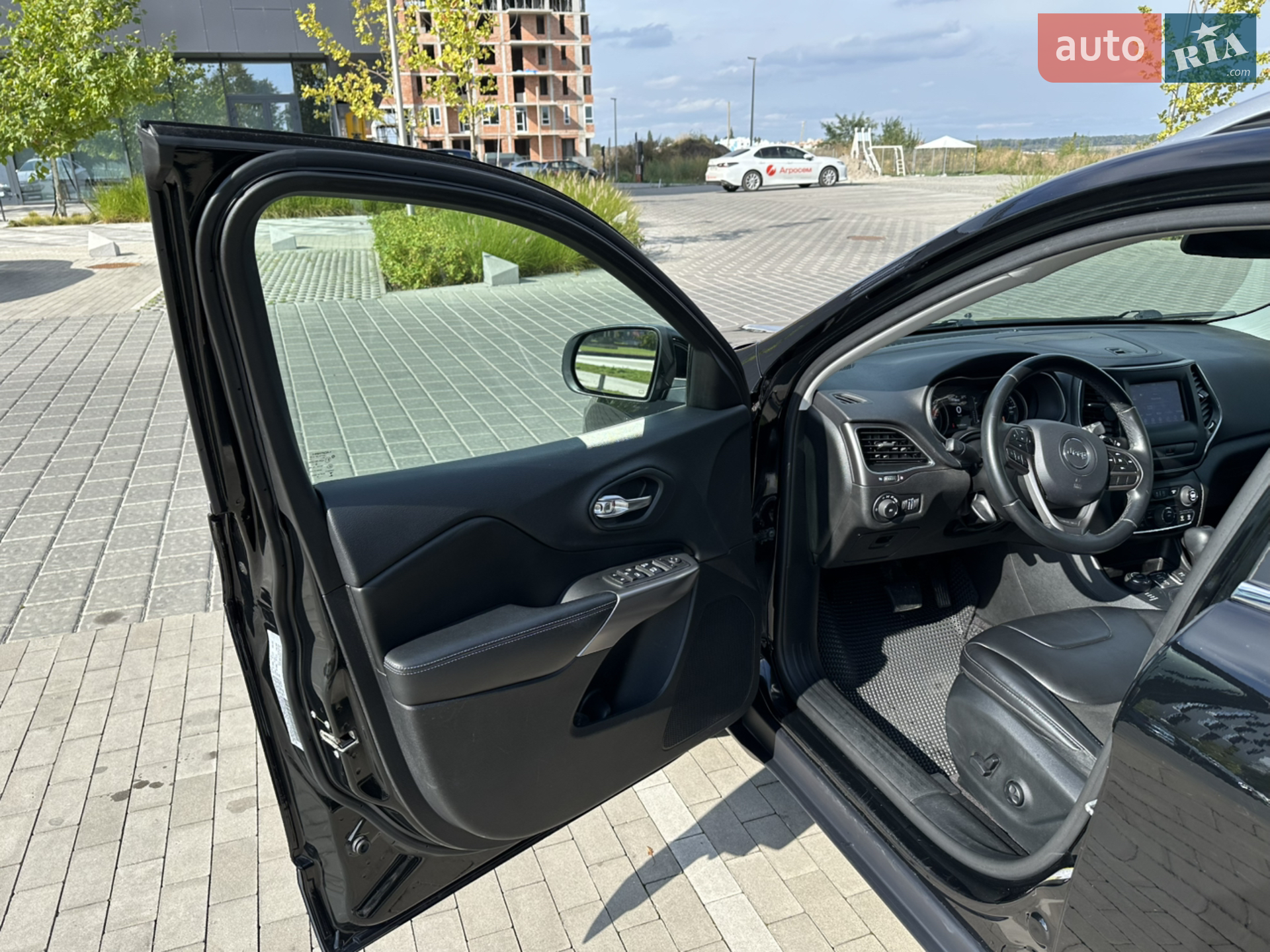 2018 Jeep Cherokee - мініатюра 15