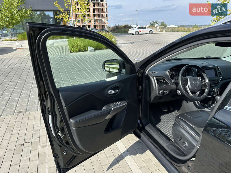 Внедорожник / Кроссовер Jeep Cherokee 2018 в Ровно