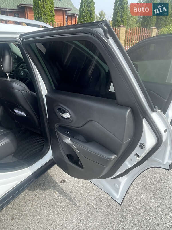 Внедорожник / Кроссовер Jeep Cherokee 2020 в Днепре