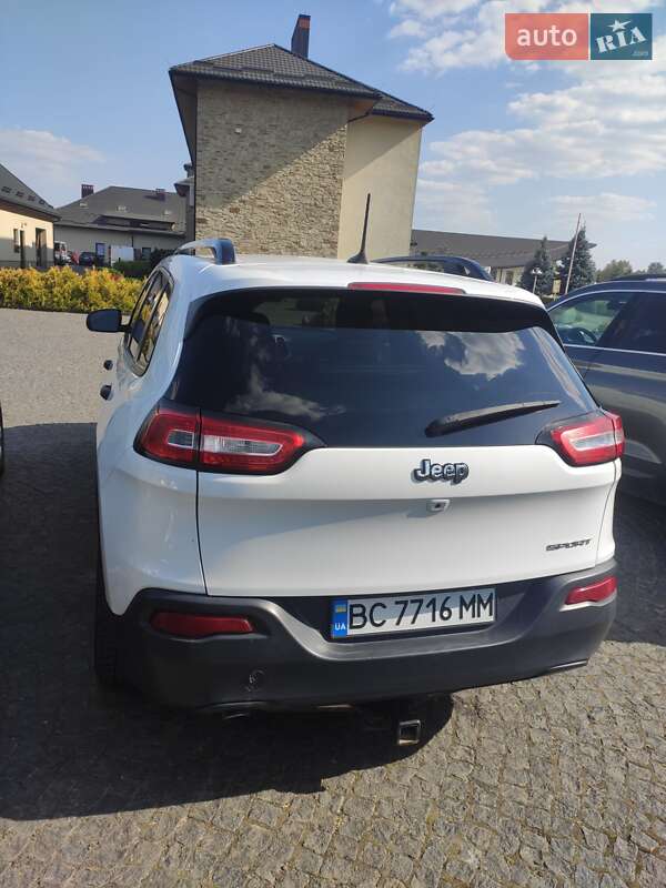 Позашляховик / Кросовер Jeep Cherokee 2016 в Львові