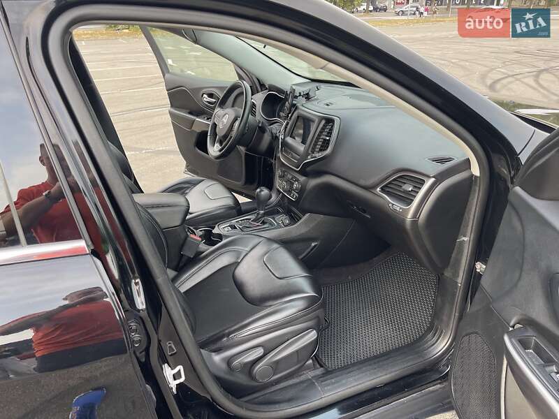 Внедорожник / Кроссовер Jeep Cherokee 2018 в Киеве фото 18 Внедорожник / Кроссовер Jeep Cherokee 2018 в Киеве