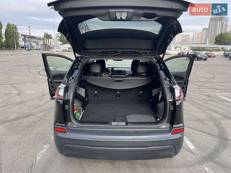 Внедорожник / Кроссовер Jeep Cherokee 2018 в Киеве фото 21 Внедорожник / Кроссовер Jeep Cherokee 2018 в Киеве