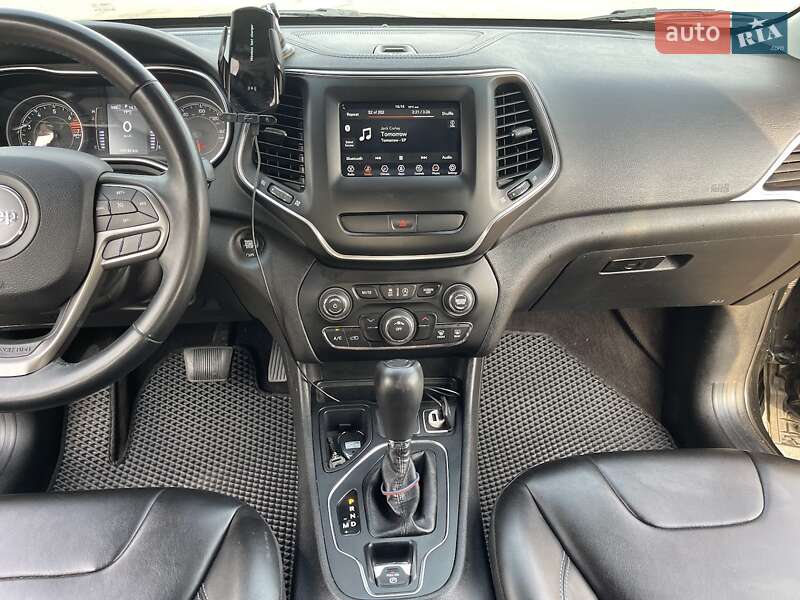 Внедорожник / Кроссовер Jeep Cherokee 2018 в Киеве фото 31 Внедорожник / Кроссовер Jeep Cherokee 2018 в Киеве