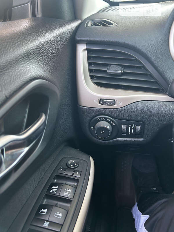 Внедорожник / Кроссовер Jeep Cherokee 2018 в Кривом Роге