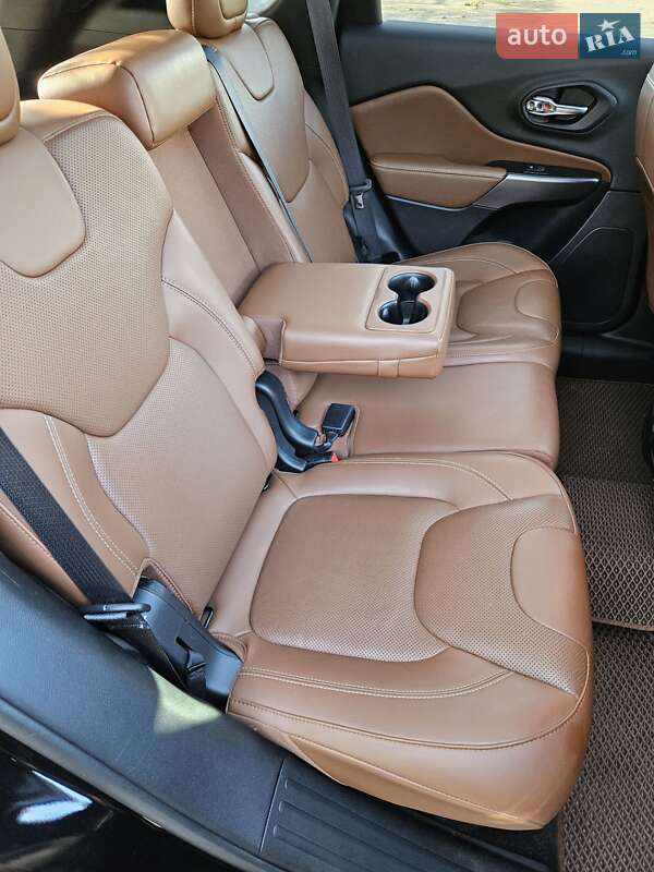 Внедорожник / Кроссовер Jeep Cherokee 2018 в Запорожье