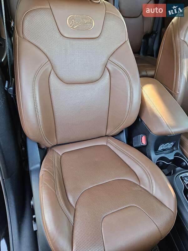 Внедорожник / Кроссовер Jeep Cherokee 2018 в Запорожье