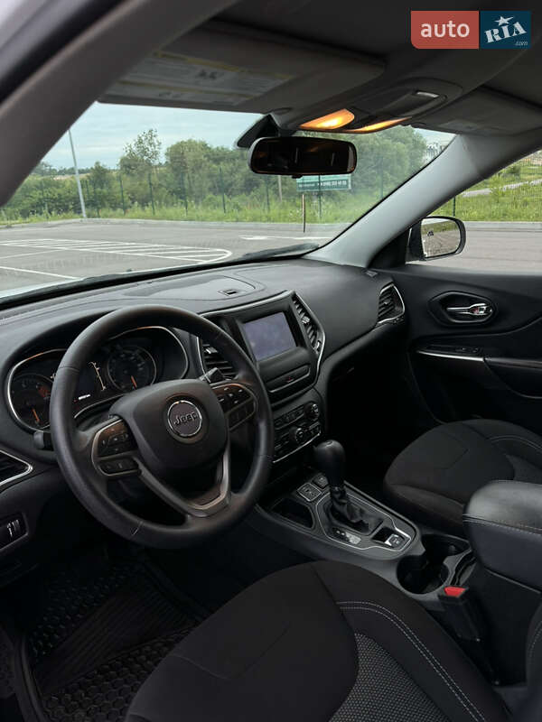 Внедорожник / Кроссовер Jeep Cherokee 2020 в Ровно