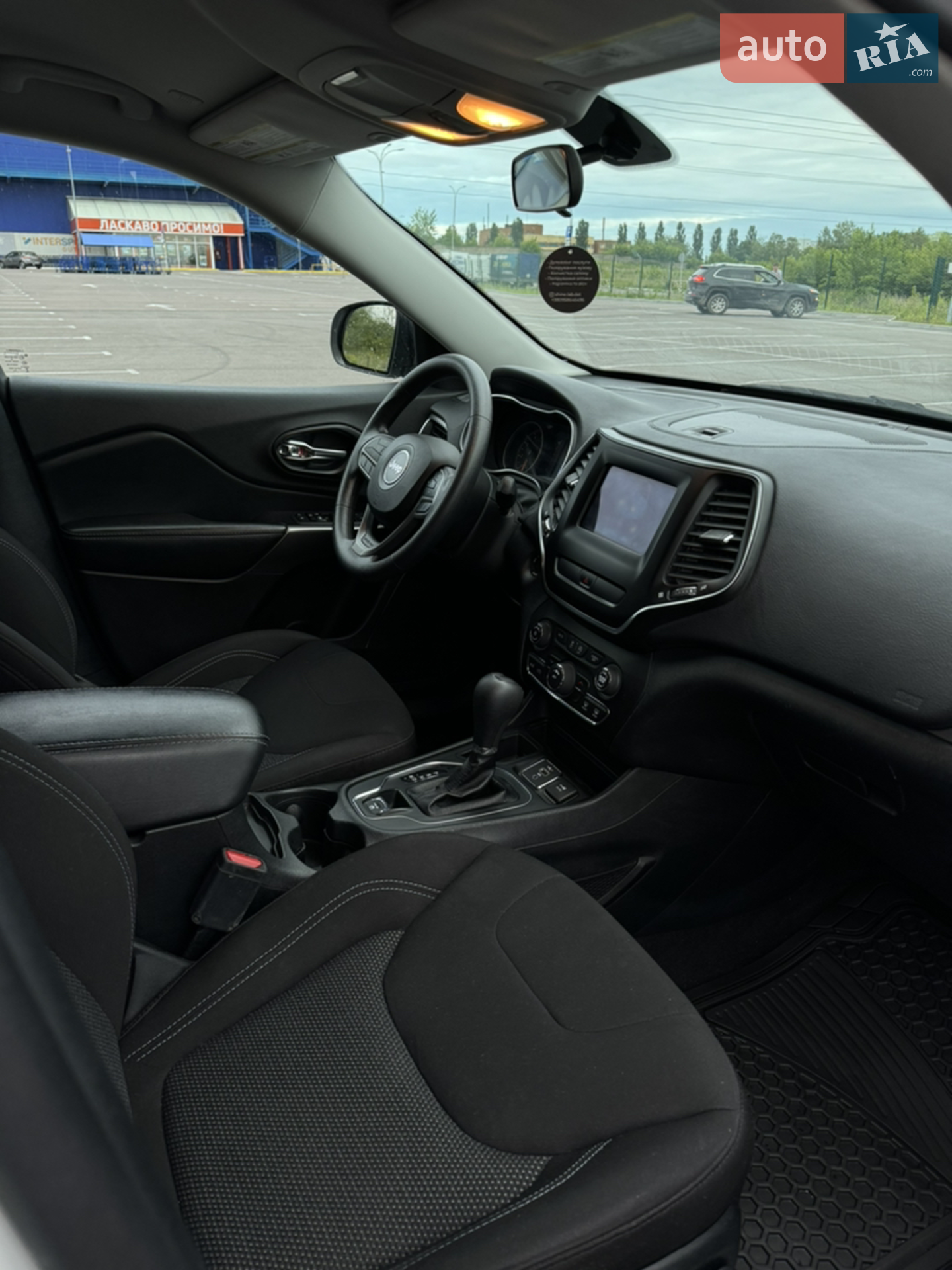 2020 Jeep Cherokee - мініатюра 31