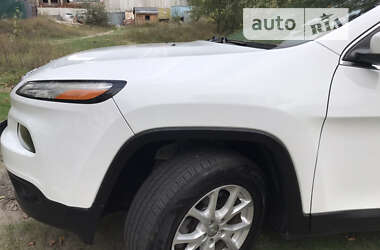 Внедорожник / Кроссовер Jeep Cherokee 2015 в 